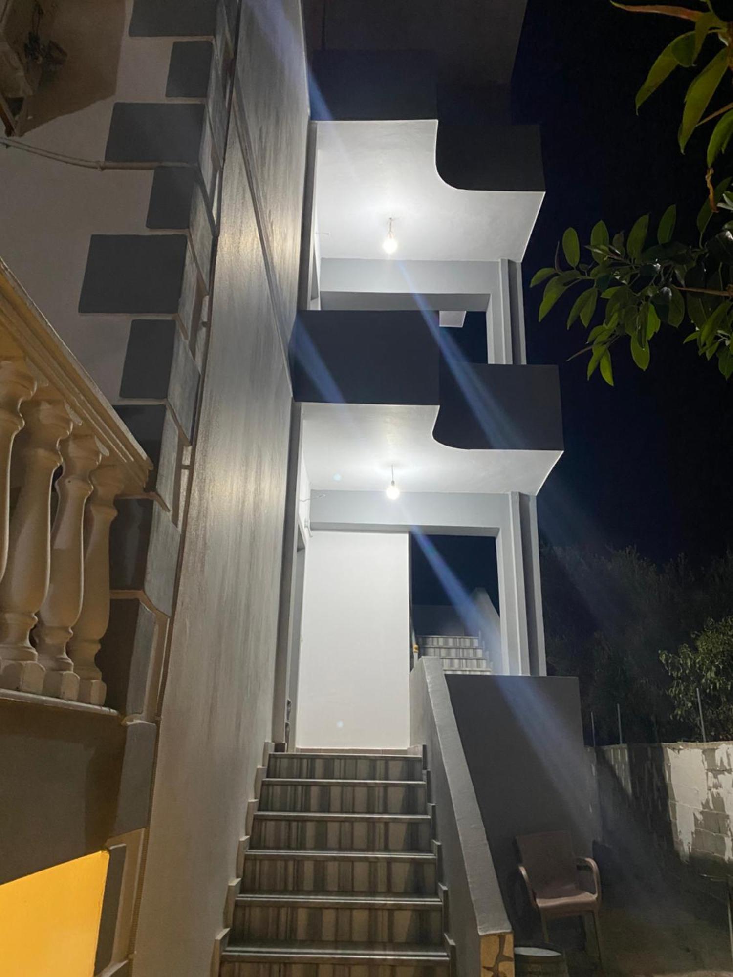 Studio Apartments Rizarjo 사밀 외부 사진
